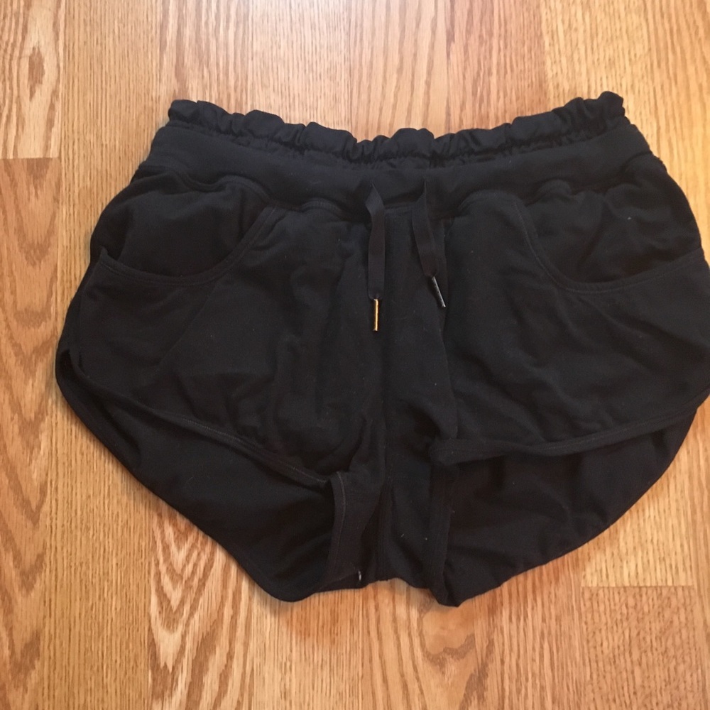 Lulu lemon black shorts